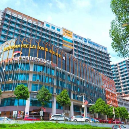 Готель Centrestage Petaling Jaya By Perfect Host Екстер'єр фото The hotel in 2015