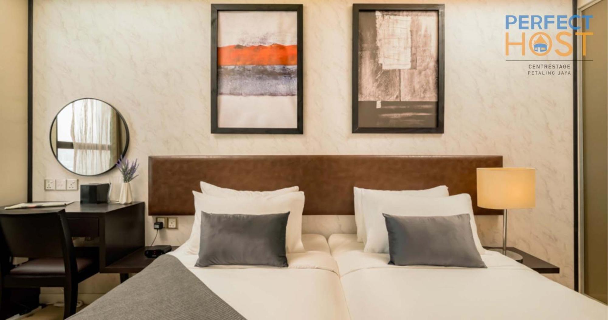 Готель Centrestage Petaling Jaya By Perfect Host Екстер'єр фото A bedroom at the hotel